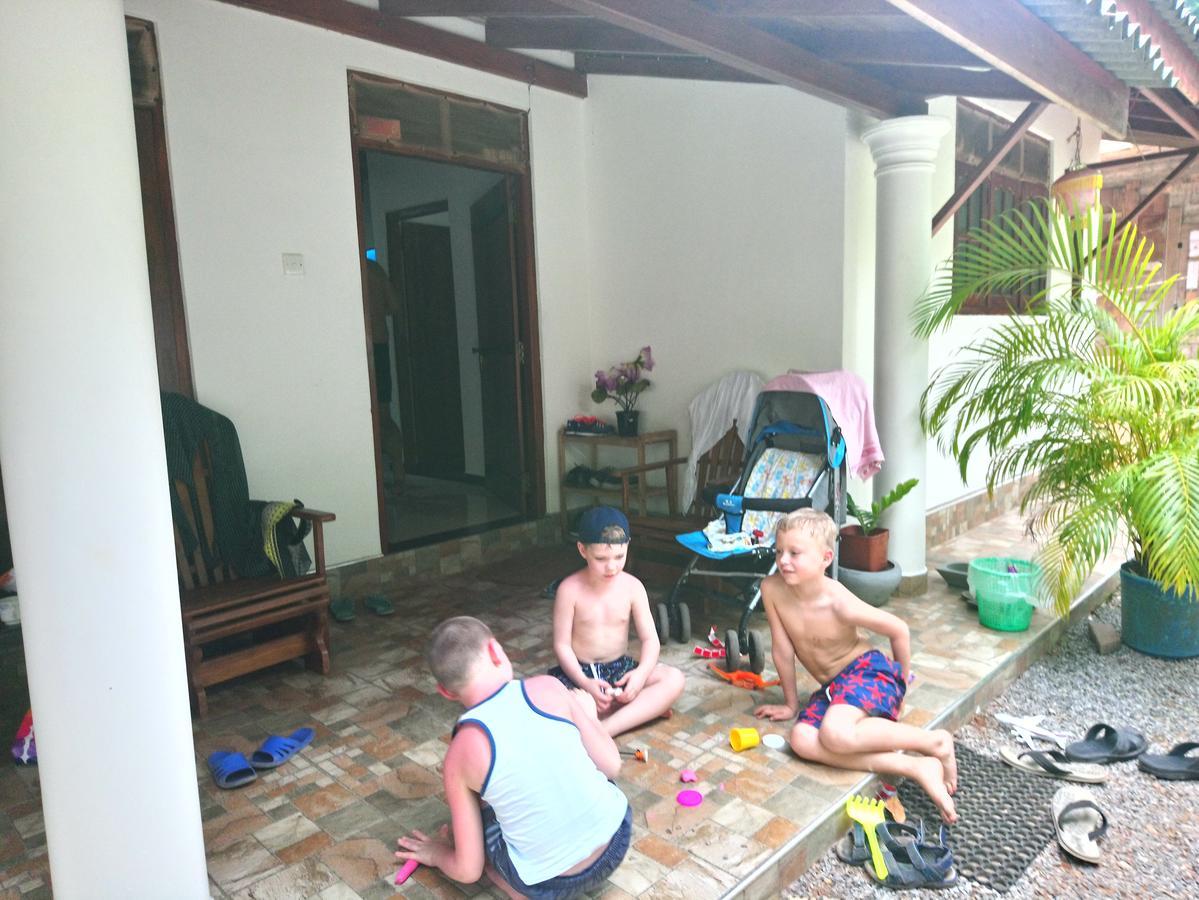 Villa The Bambos à Hikkaduwa Extérieur photo